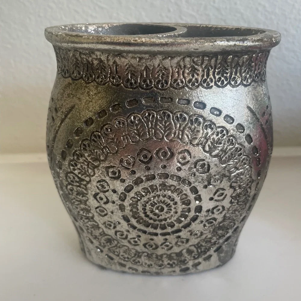 Aztec Mandala Resin Toothbrush Razor‎ Holder SouthWestern Distressed Silver Tone